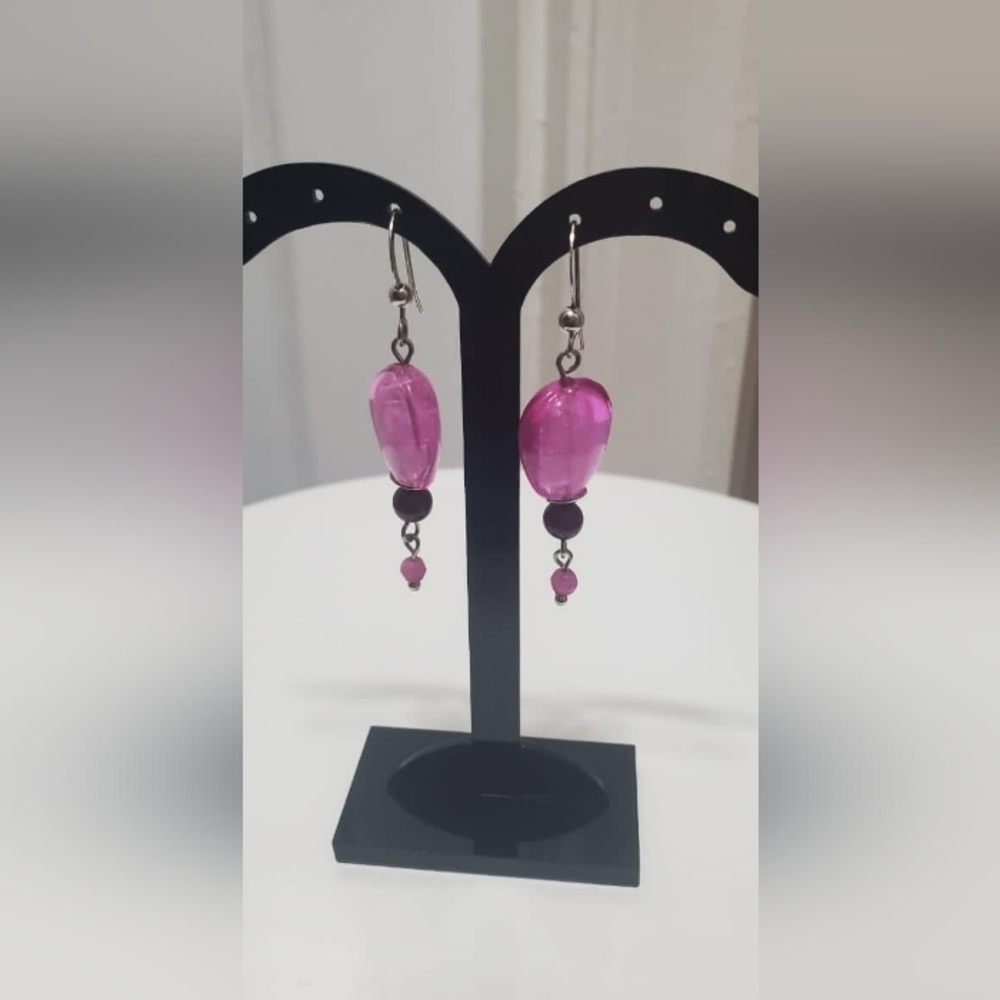 Pink Purple Dangling Crystal Earrings . 🌴 - Picture 5 of 5